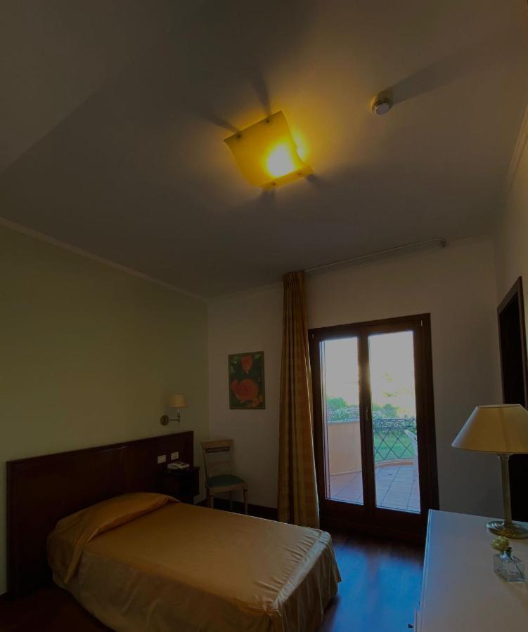 Hotel La Lampara Реджо-ди-Калабрия Экстерьер фото