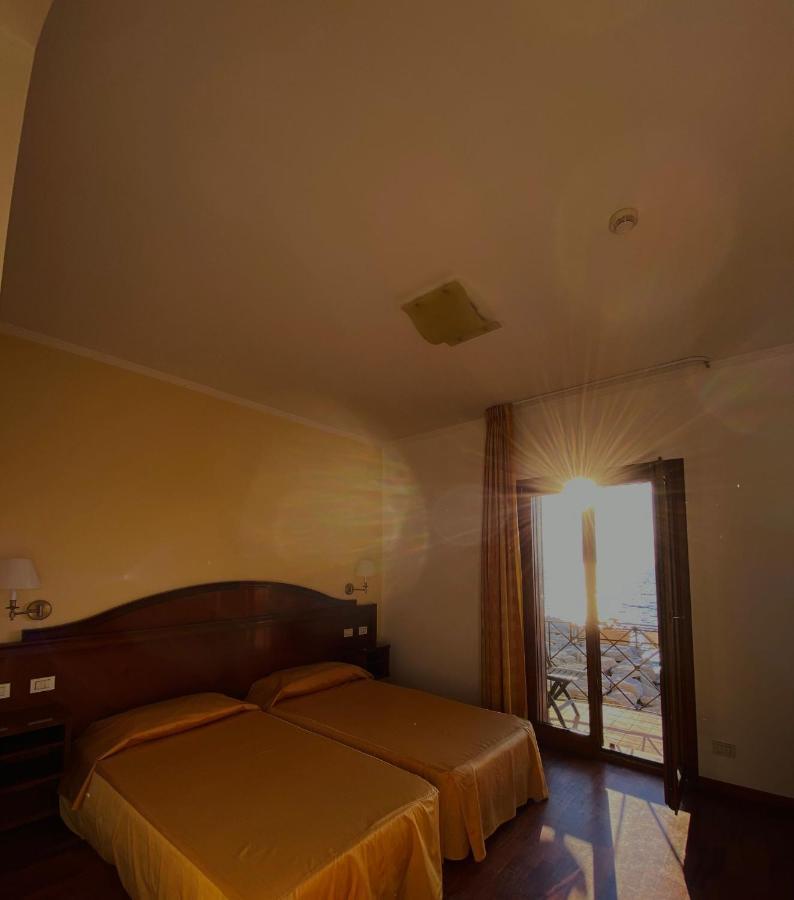 Hotel La Lampara Реджо-ди-Калабрия Экстерьер фото