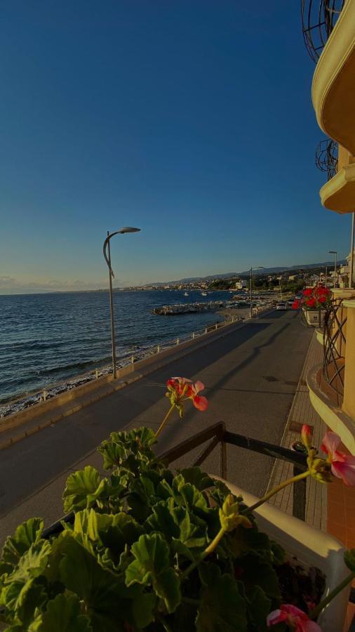 Hotel La Lampara Реджо-ди-Калабрия Экстерьер фото